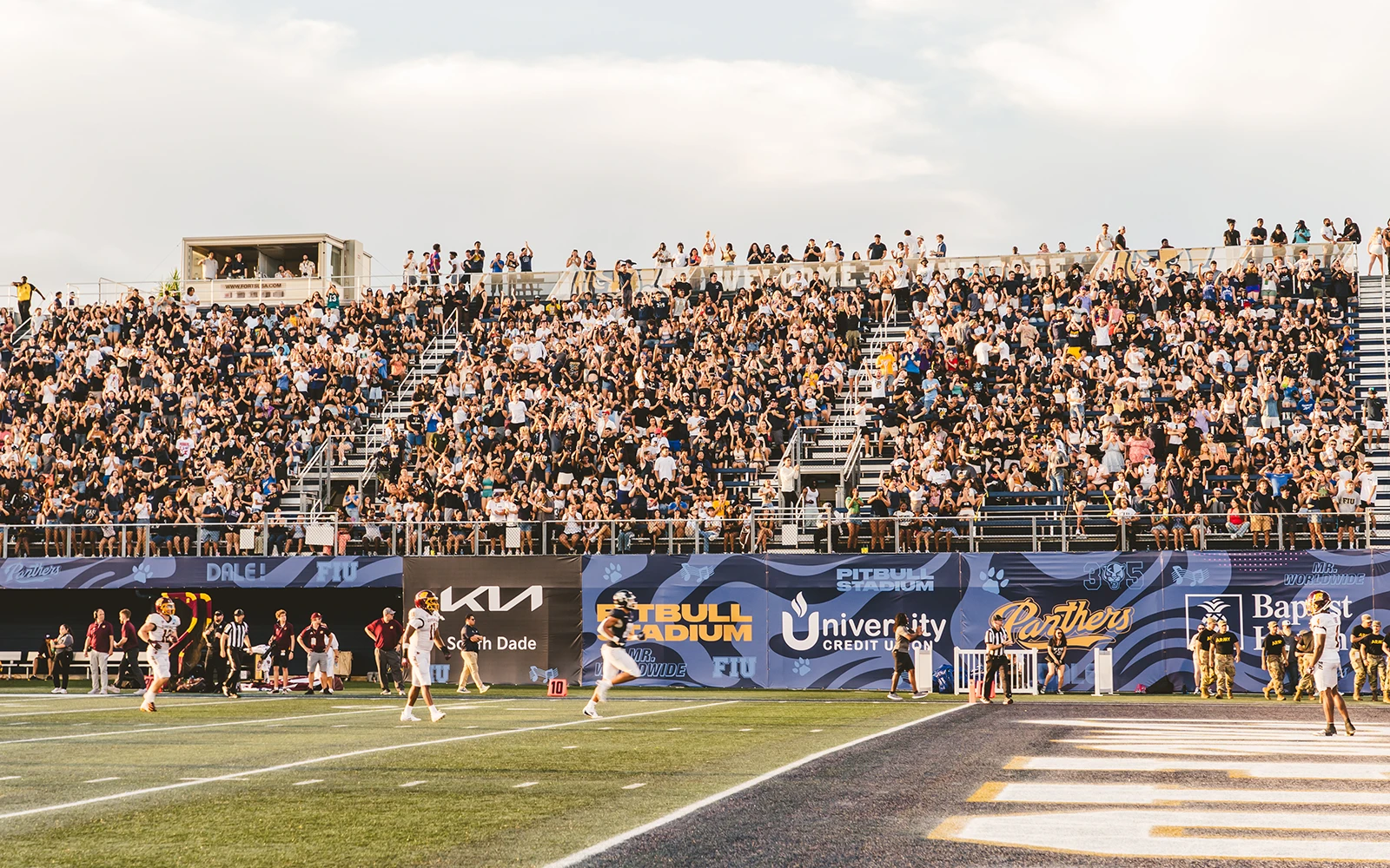 FIU home crowd at football game